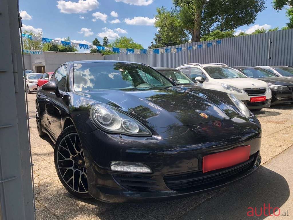 2012' Porsche Panamera photo #1