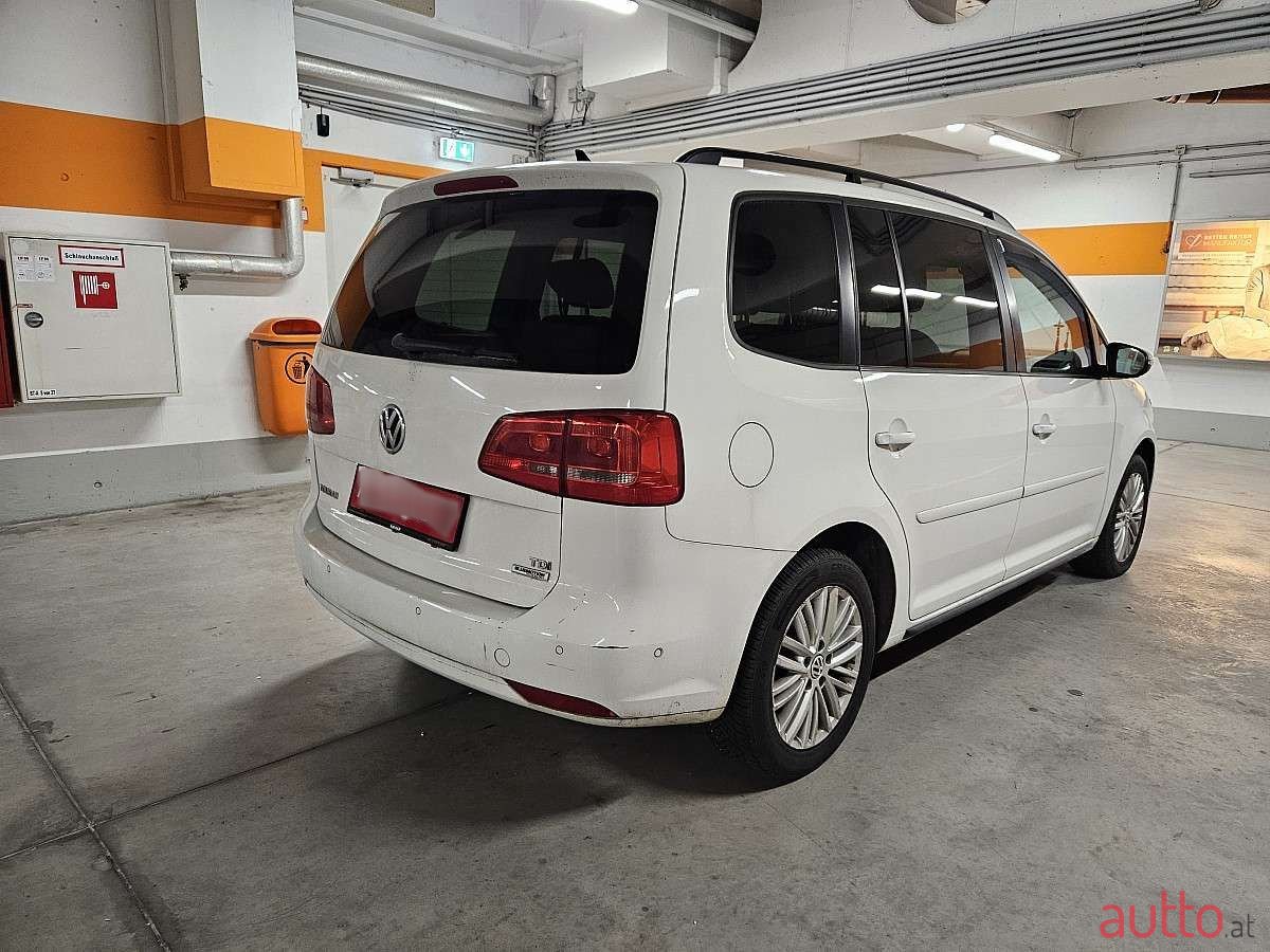 2015' Volkswagen Touran photo #6