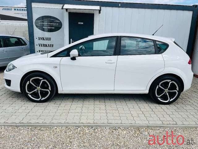 2010' SEAT Leon photo #5