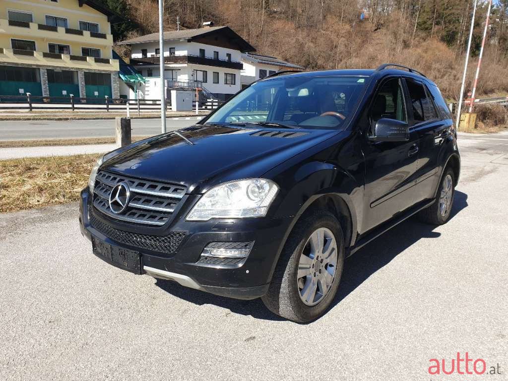 2010' Mercedes-Benz M-Klasse photo #1