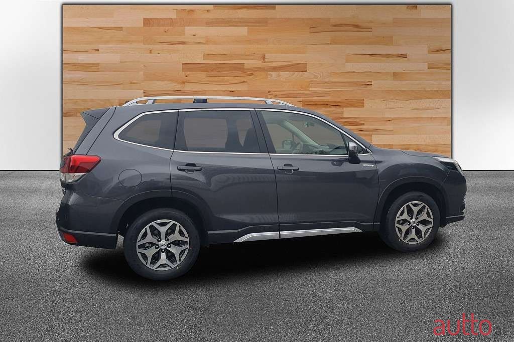 2024' Subaru Forester photo #5