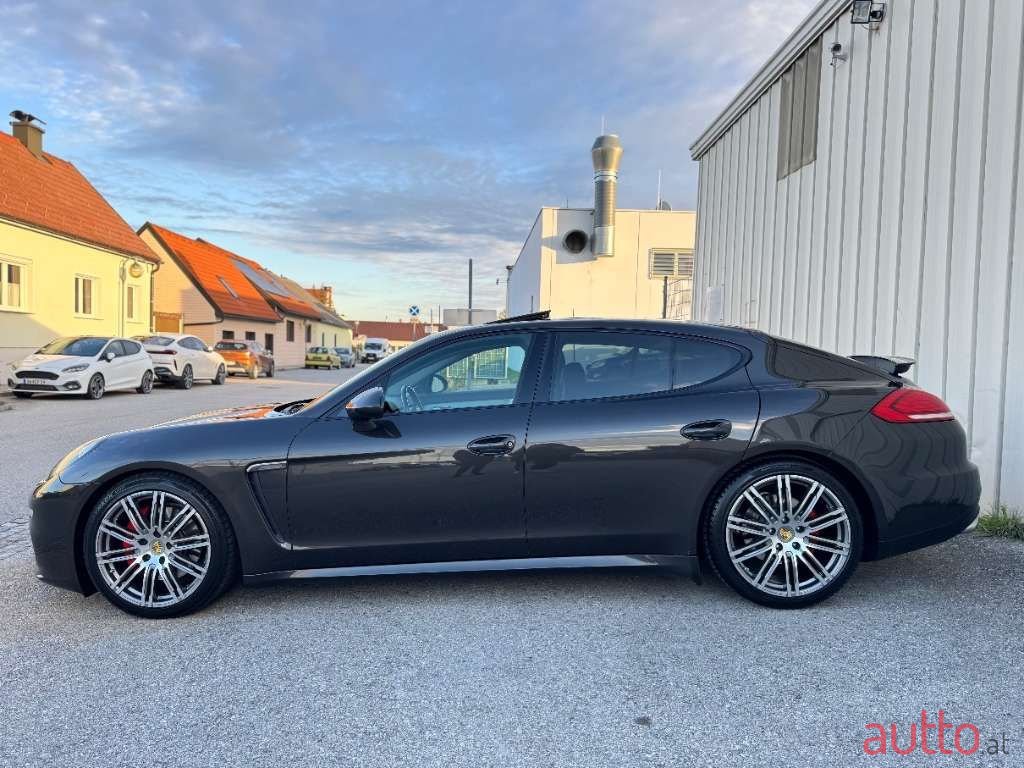 2013' Porsche Panamera photo #4