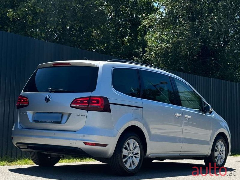 2016' Volkswagen Sharan photo #6