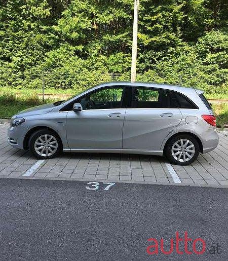 2012' Mercedes-Benz B-Klasse photo #1