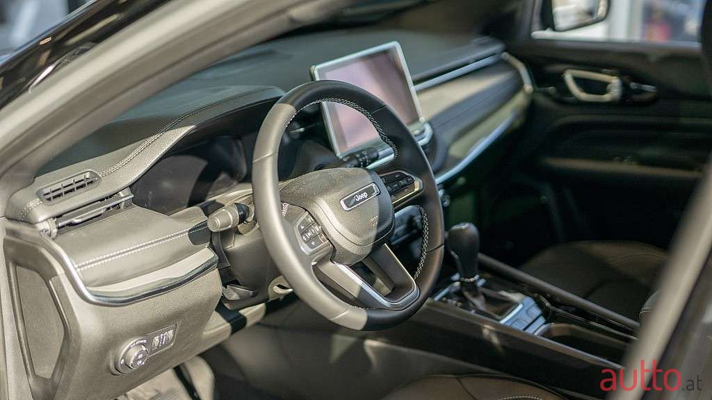 2021' Jeep Compass photo #6