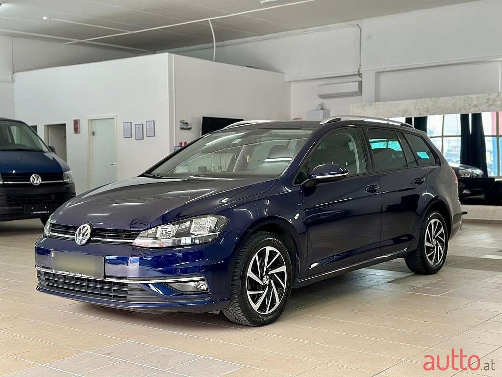 2018' Volkswagen Golf photo #3