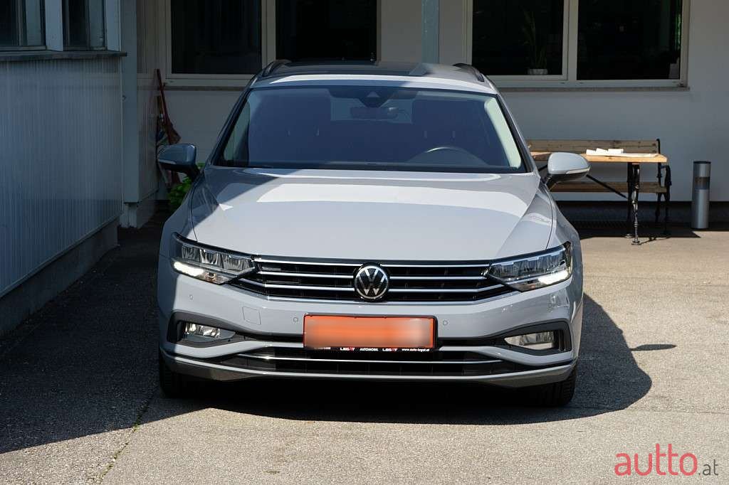 2022' Volkswagen Passat photo #5