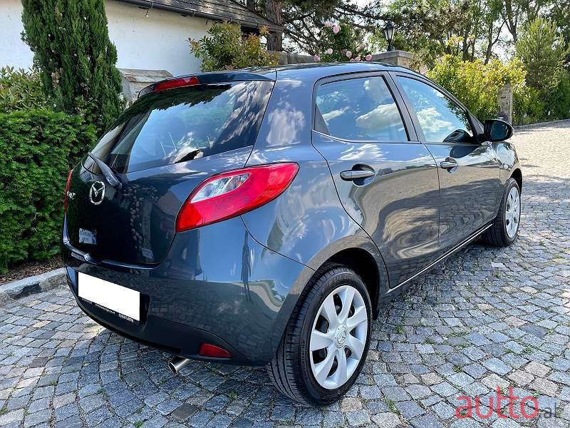 2011' Mazda Mazda2 photo #4