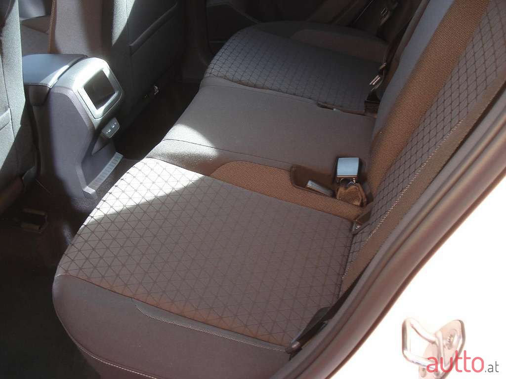 2022' Volkswagen T-Cross photo #5