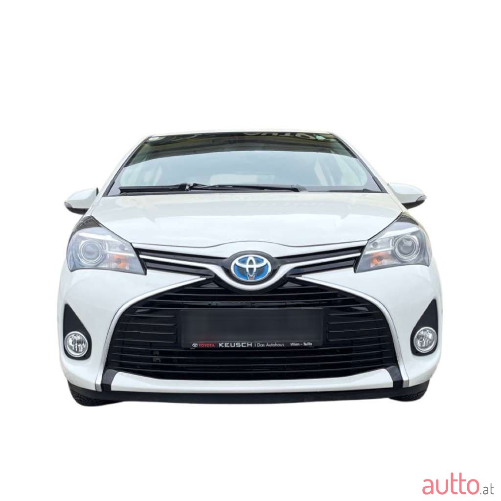 2015' Toyota Yaris photo #2