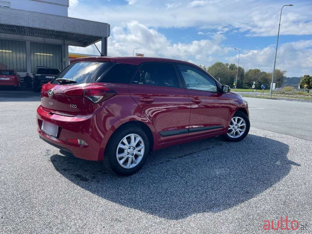 2017' Hyundai i20 photo #2