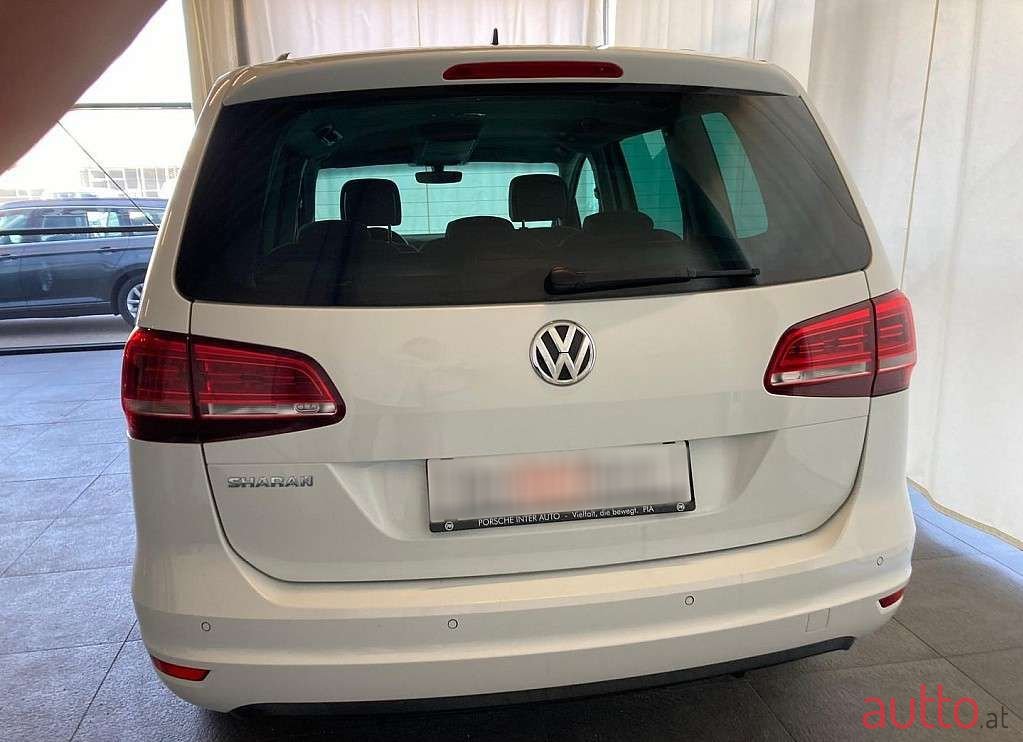 2016' Volkswagen Sharan photo #4