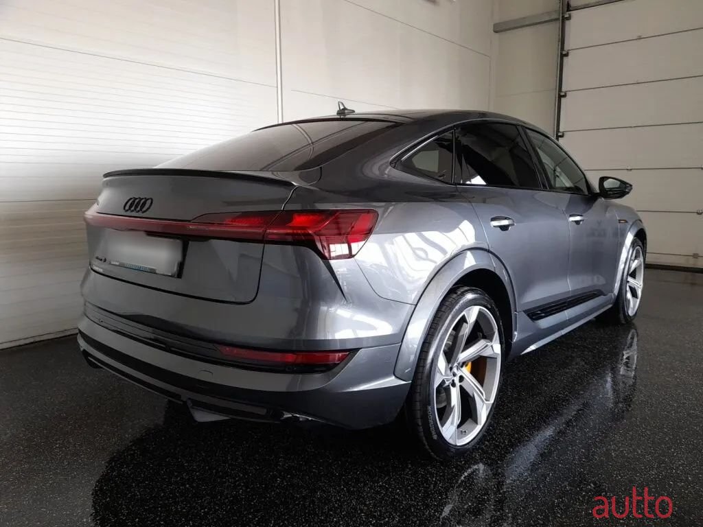 2022' Audi e-tron photo #2