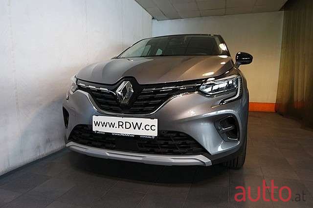 2022' Renault Captur photo #2