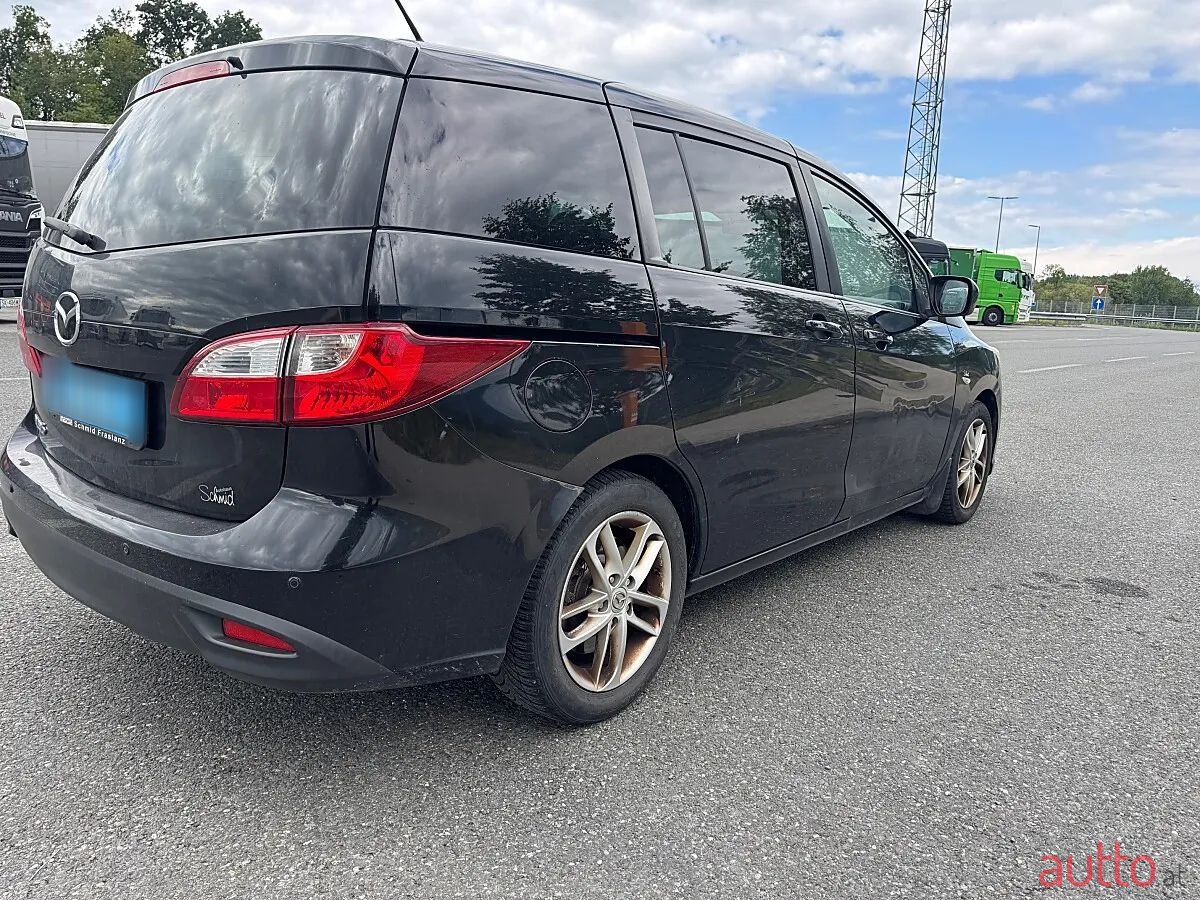 2011' Mazda Mazda5 photo #3