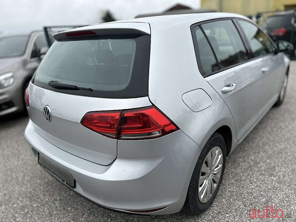 2015' Volkswagen Golf photo #4