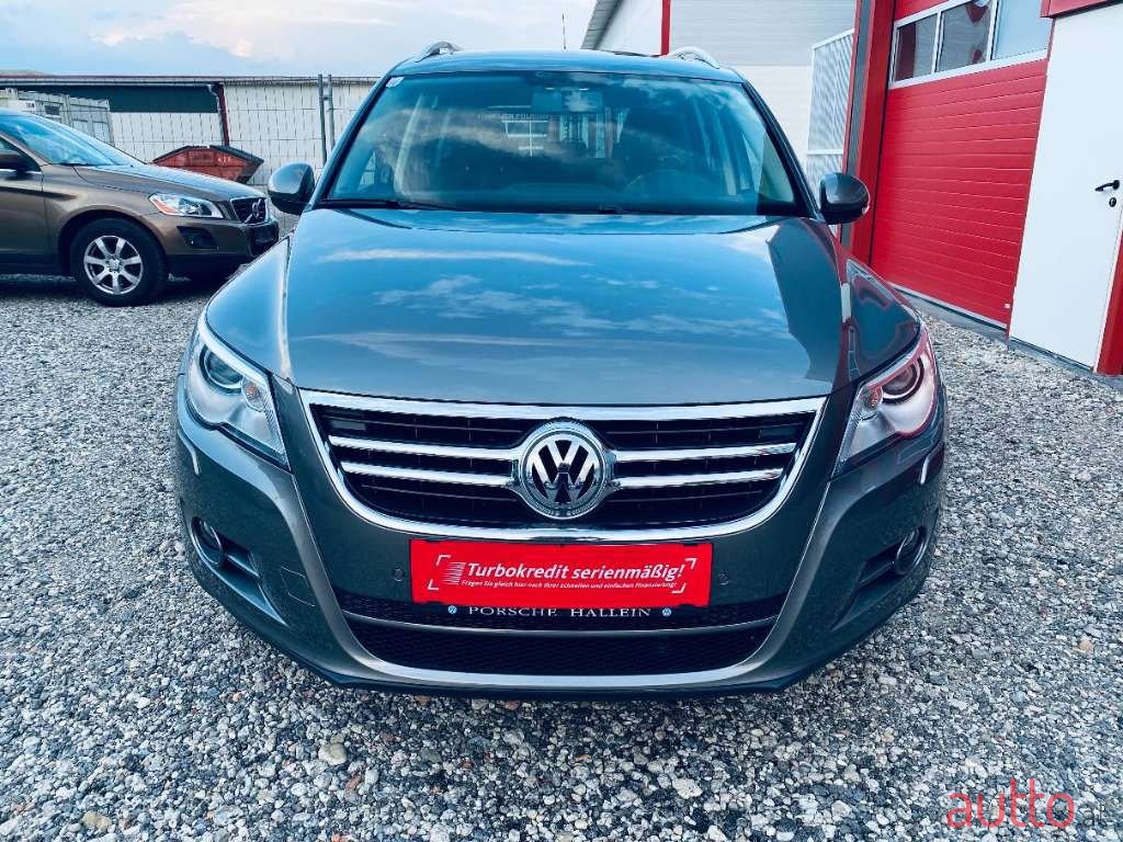 2010' Volkswagen Tiguan photo #1