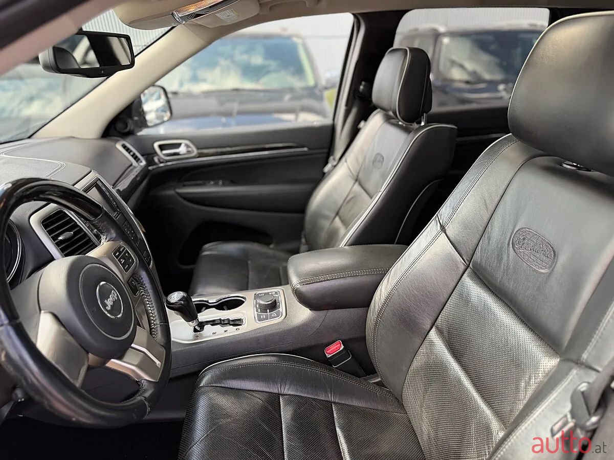 2013' Jeep Grand Cherokee photo #5
