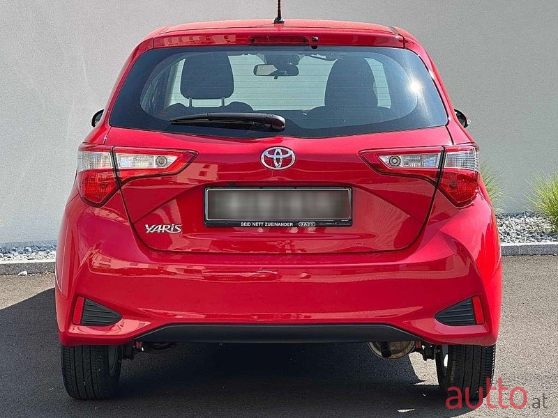 2018' Toyota Yaris photo #5