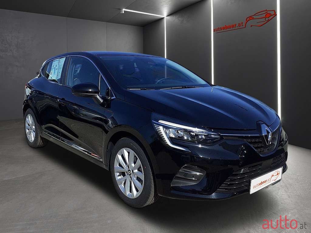 2022' Renault Clio photo #2
