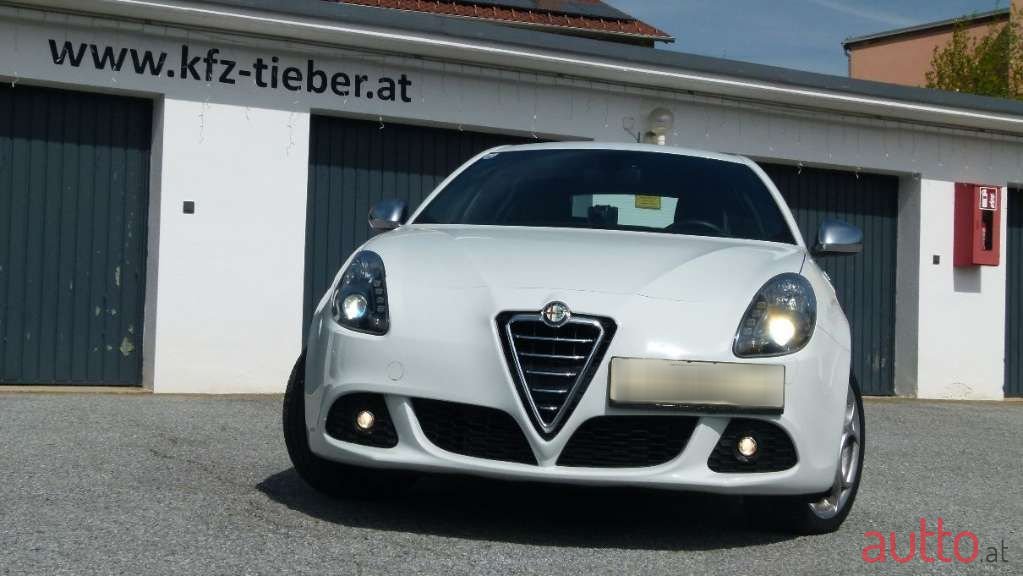 2014' Alfa Romeo Giulietta photo #4