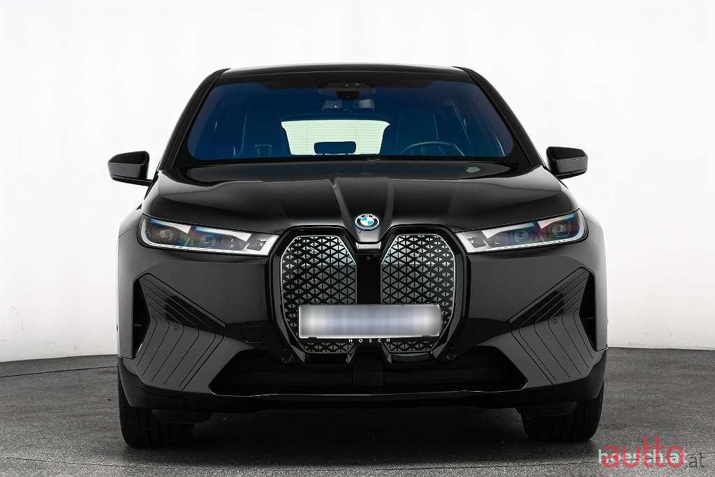 2023' BMW iX photo #2