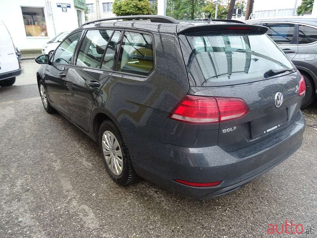 2020' Volkswagen Golf photo #6