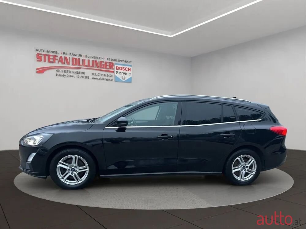 2020' Ford Focus photo #2