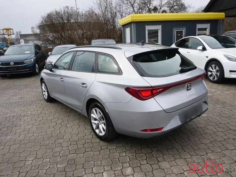 2022' SEAT Leon photo #5