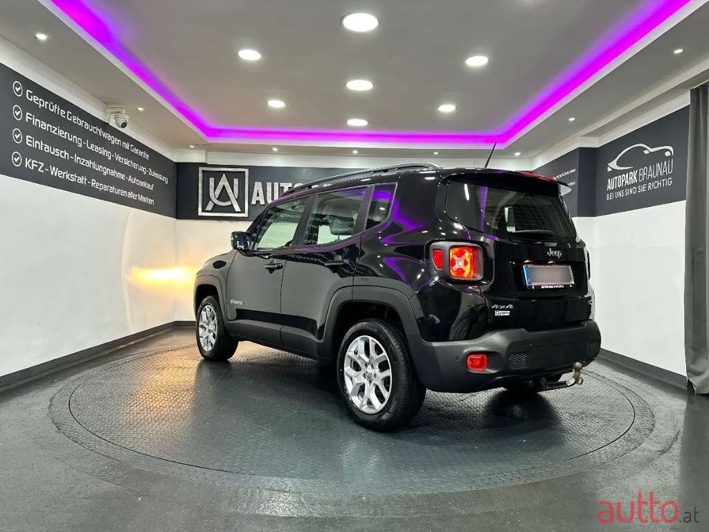 2016' Jeep Renegade photo #4