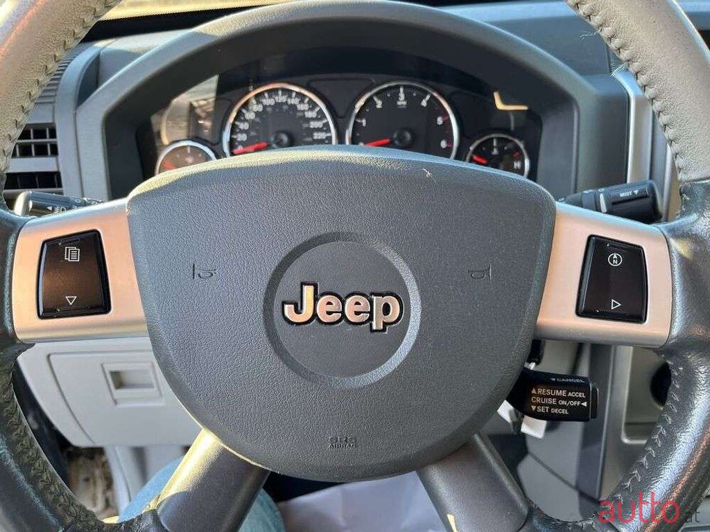 2008' Jeep Cherokee photo #6