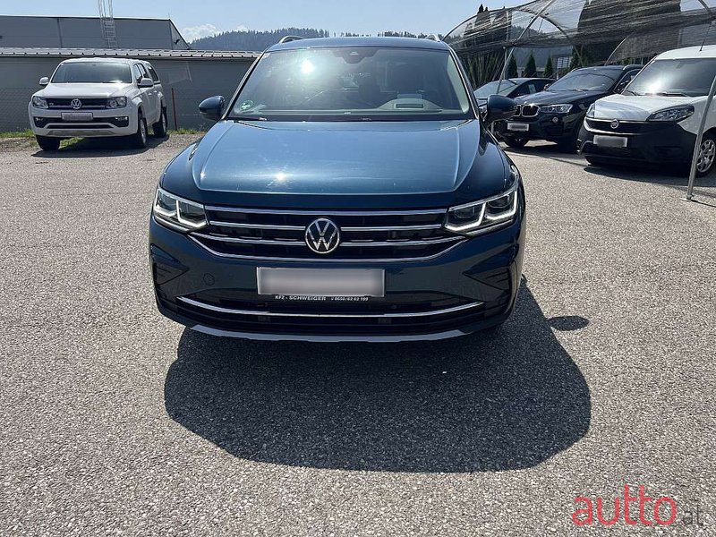 2021' Volkswagen Tiguan photo #1