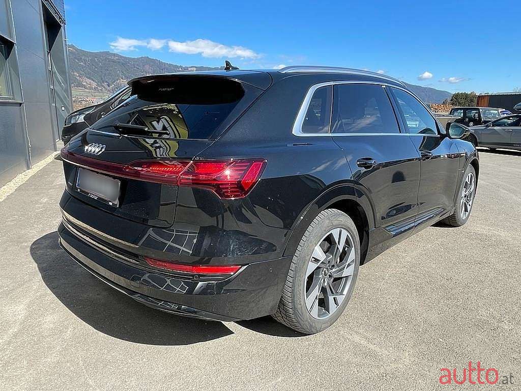 2021' Audi e-tron photo #6