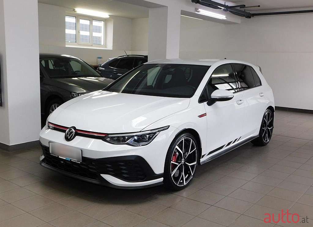 2022' Volkswagen Golf photo #1