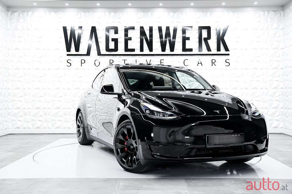 2024' Tesla Model Y photo #2