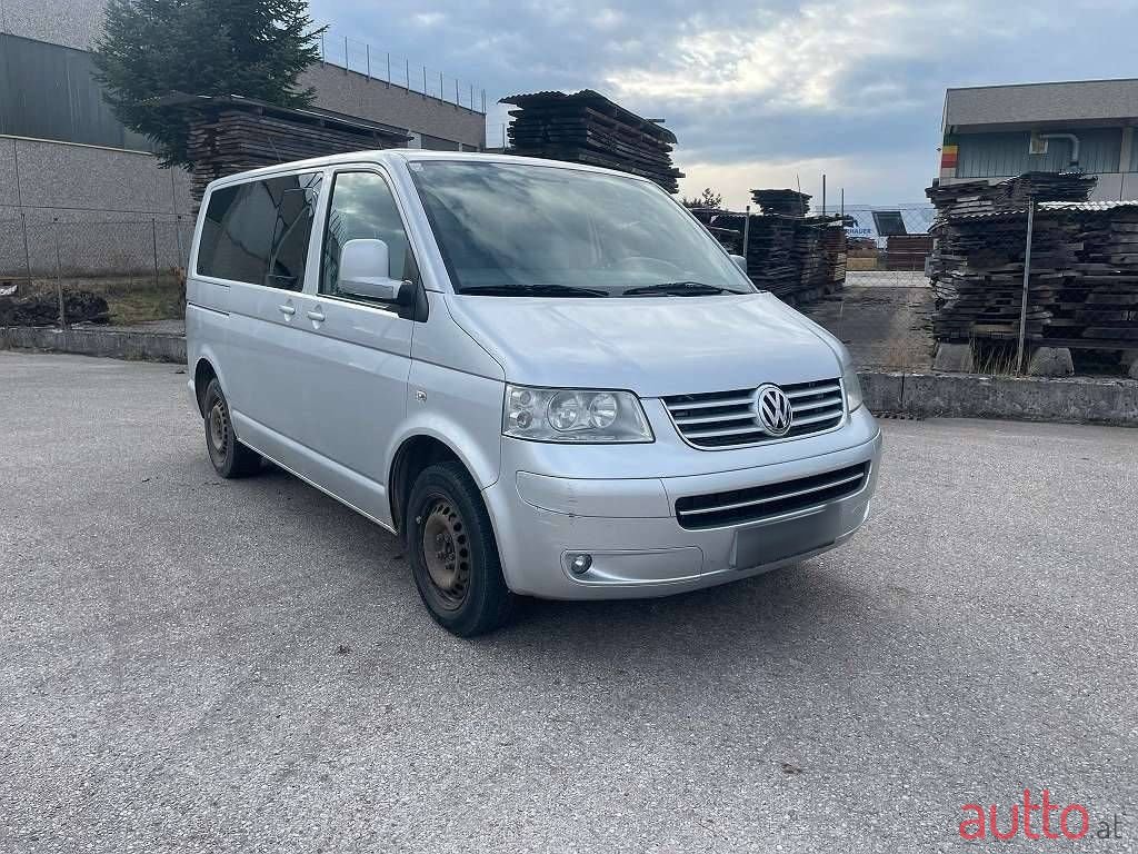 2008' Volkswagen Multivan photo #4