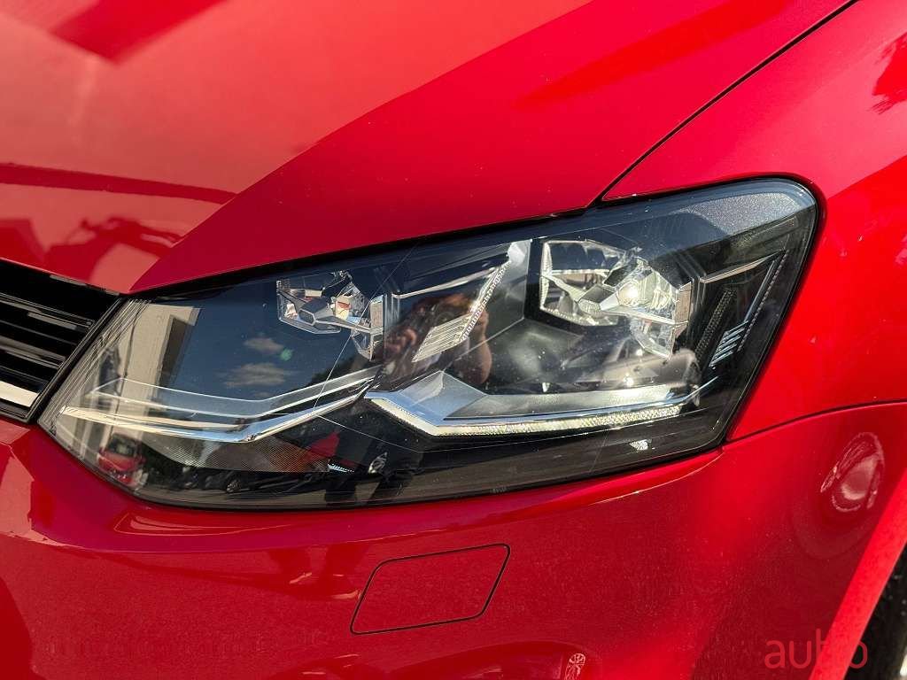 2015' Volkswagen Polo photo #4