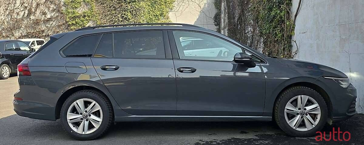 2022' Volkswagen Golf photo #5