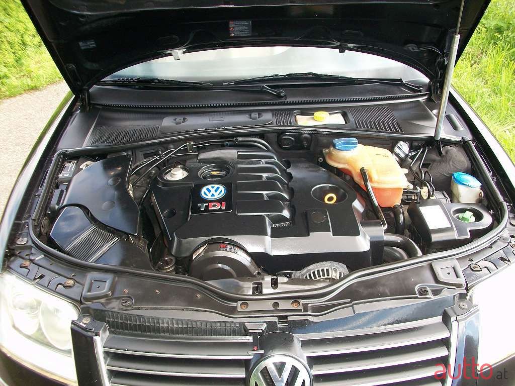 2001' Volkswagen Passat photo #3