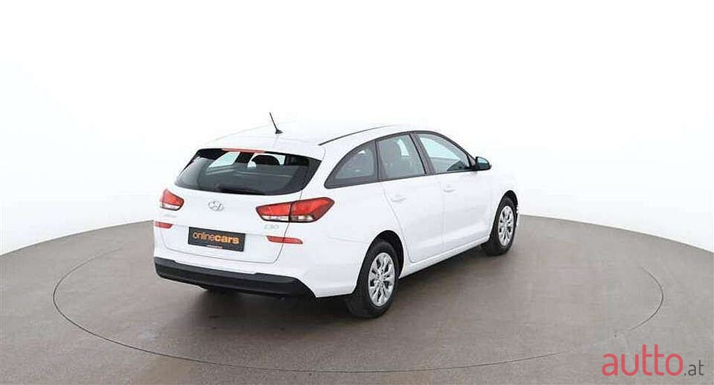 2020' Hyundai i30 photo #3