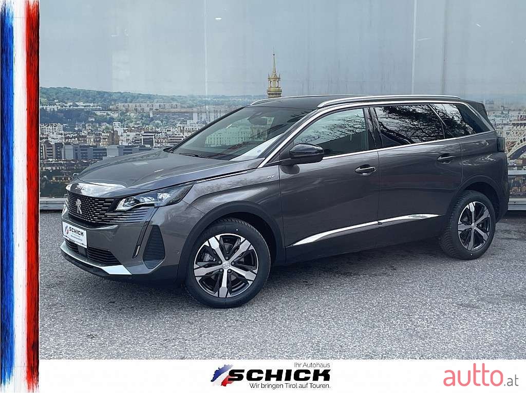 2023' Peugeot 5008 photo #2