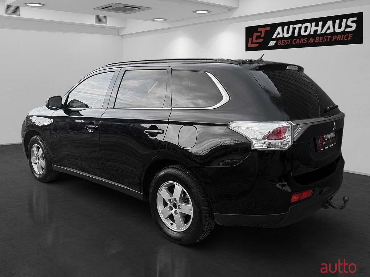 2013' Mitsubishi Outlander photo #3