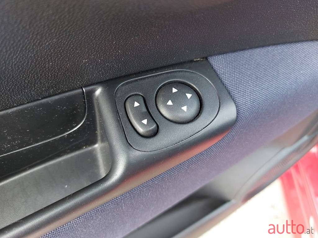 2023' Fiat 500C photo #6