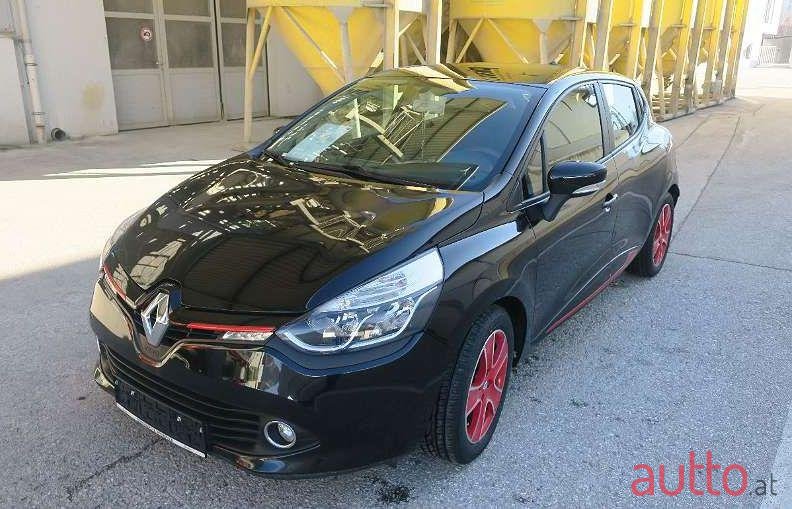 2013' Renault Clio photo #2