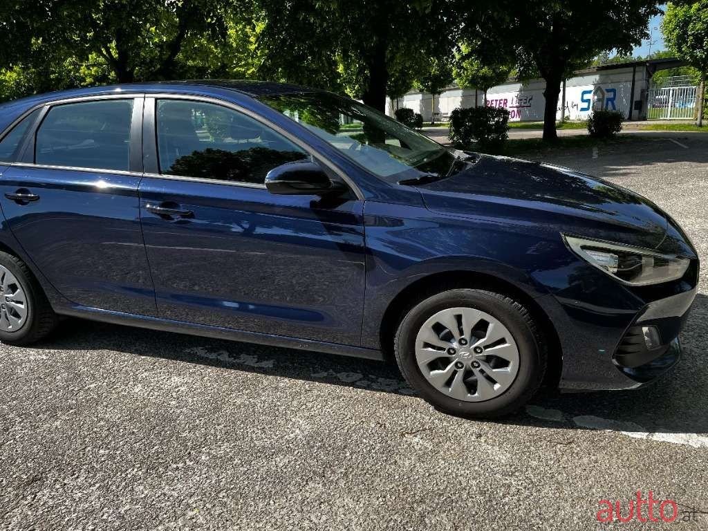 2020' Hyundai i30 photo #5