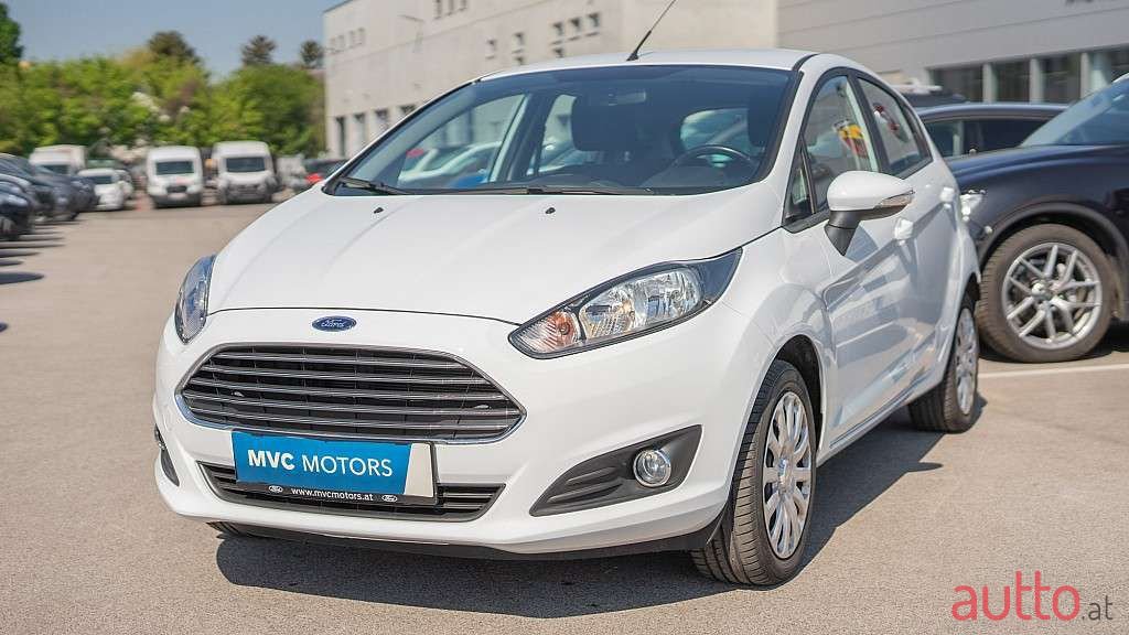 2013' Ford Fiesta photo #2
