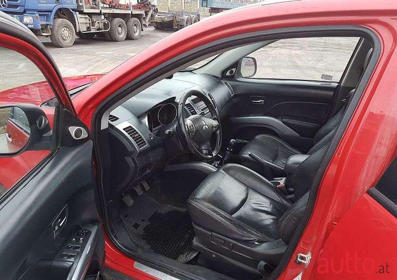 2007' Mitsubishi Outlander photo #2