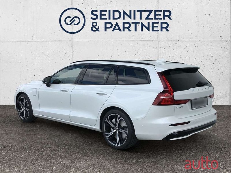 2024' Volvo V60 photo #4