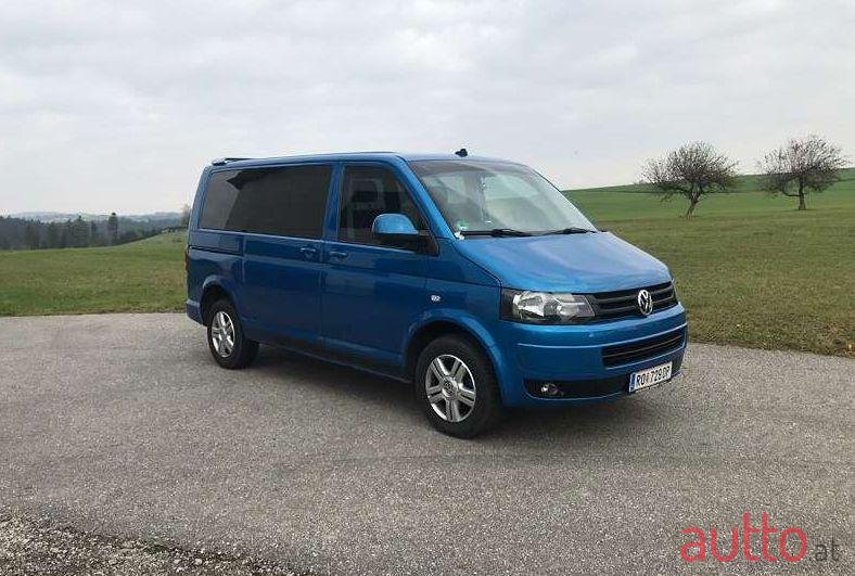 2006' Volkswagen Multivan photo #2