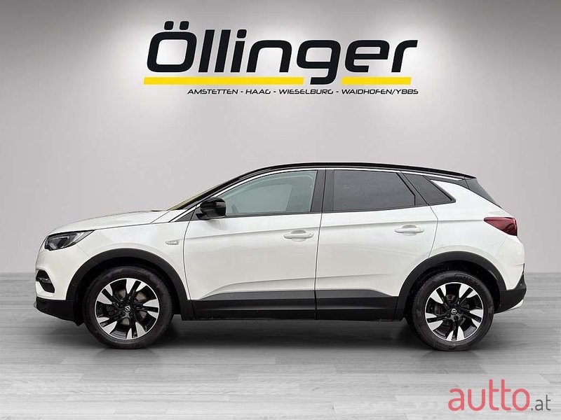 2020' Opel Grandland X photo #2